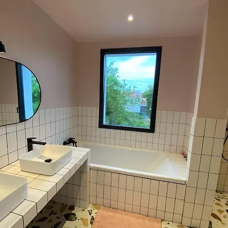 D'architecte Avec Piscine Dans Le Centre De La Rochelle Villa La Rochelle