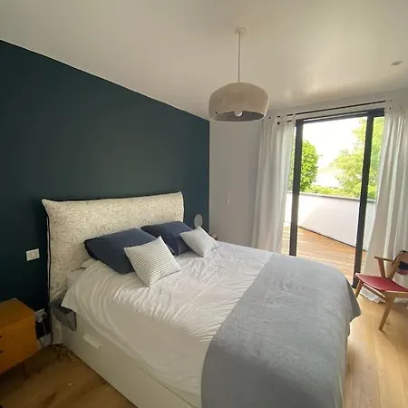 D'architecte Avec Piscine Dans Le Centre De La Rochelle Villa