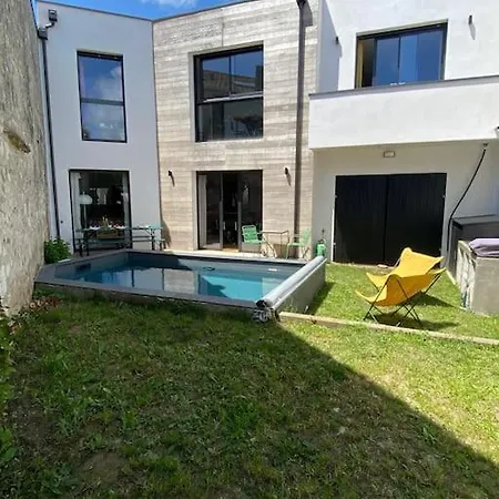 D'architecte Avec Piscine Dans Le Centre De La Rochelle Villa *