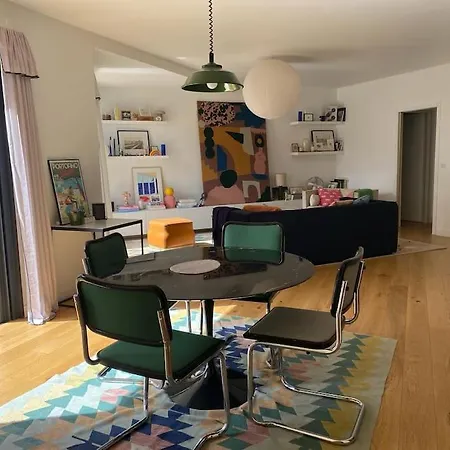Villa D'architecte Avec Piscine Dans Le Centre De La Rochelle *