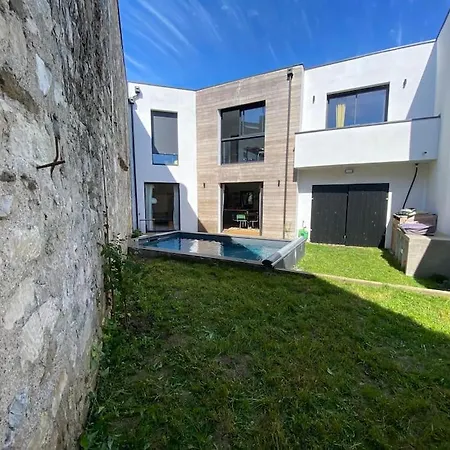 Villa D'architecte Avec Piscine Dans Le Centre De La Rochelle La Rochelle