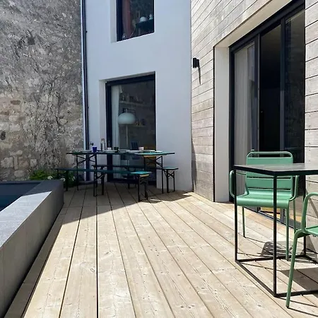D'architecte Avec Piscine Dans Le Centre De La Rochelle